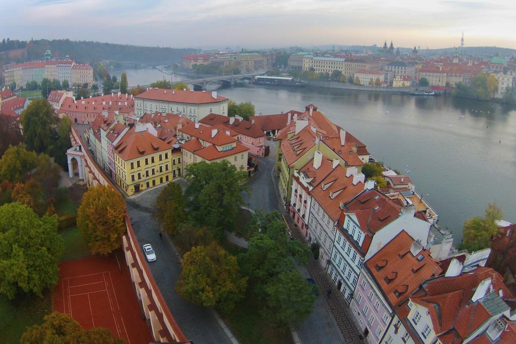 U Pava Hotel Prague Exterior photo