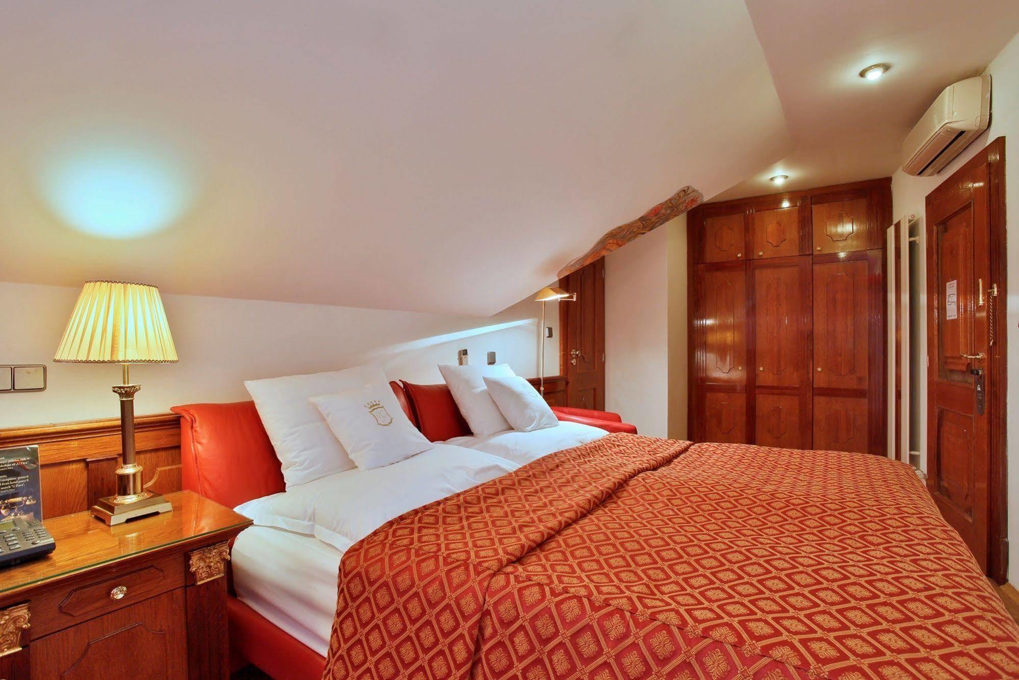 U Pava Hotel Prague Exterior photo