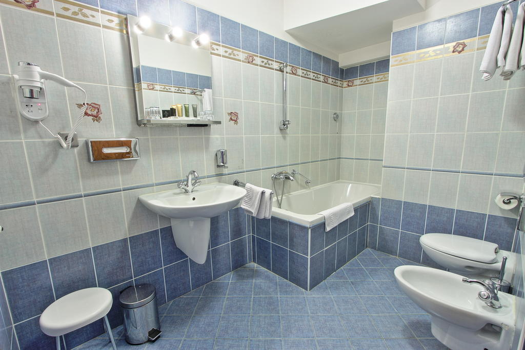U Pava Hotel Prague Exterior photo